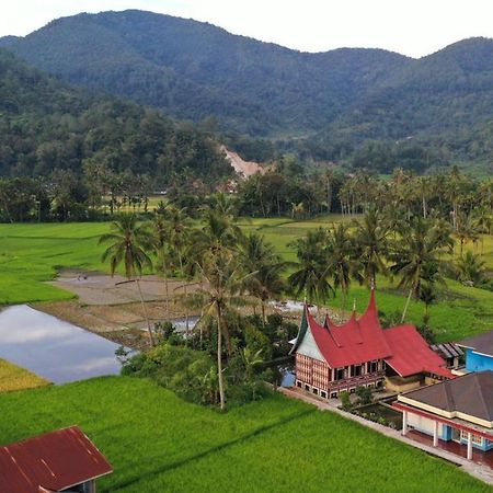 Rumah Gadang Tokama, Simarasok Baso Kültér fotó