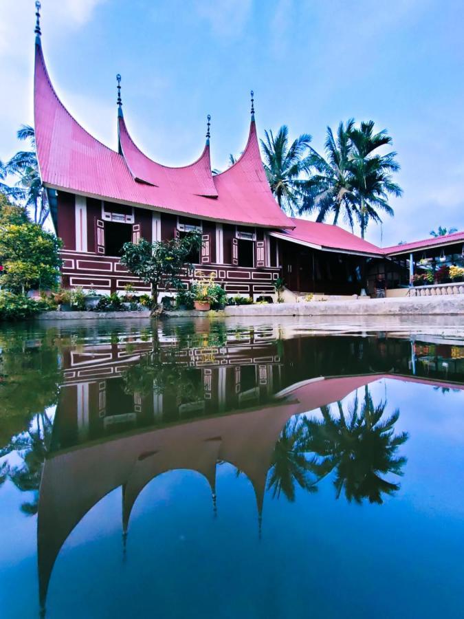 Rumah Gadang Tokama, Simarasok Baso Kültér fotó