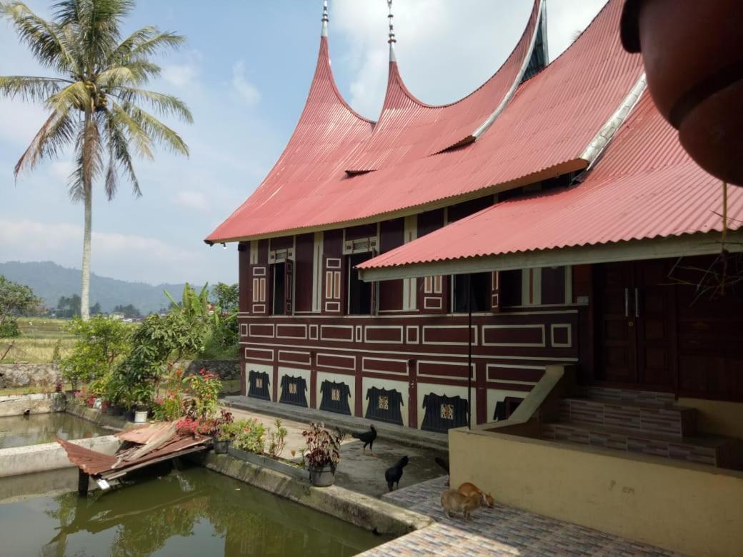 Rumah Gadang Tokama, Simarasok Baso Kültér fotó